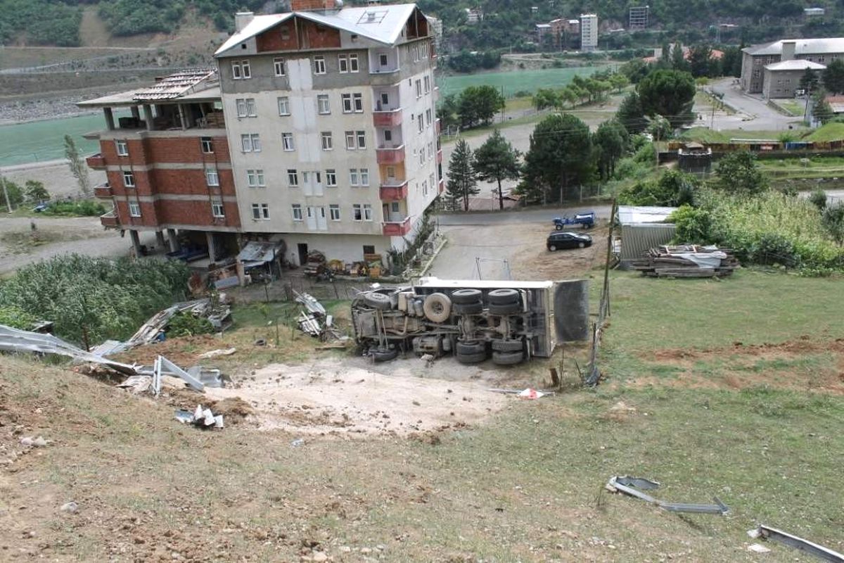 Artvin\'de Trafik Kazası: 1 Yaralı