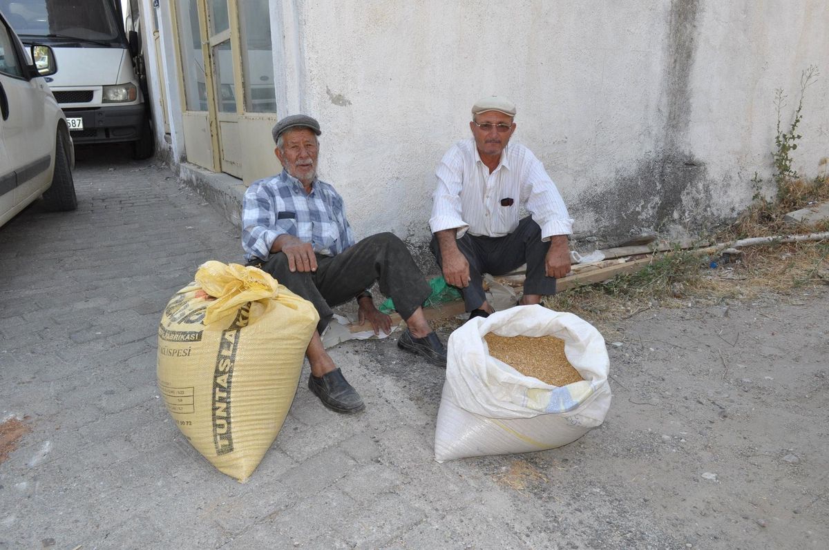 Asırlık Zahire Pazarı Can Çekiyor