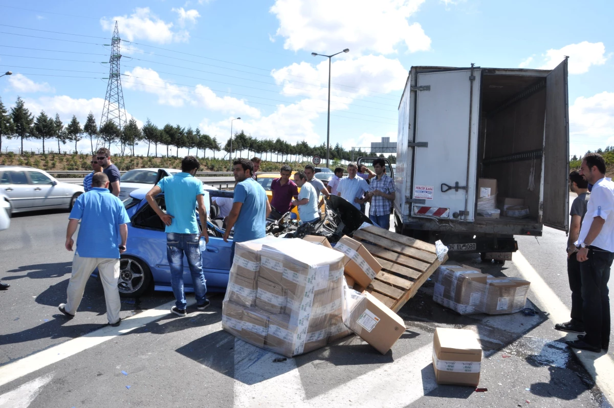 Ataşehir\'de Trafik Kazası: 1 Yaralı