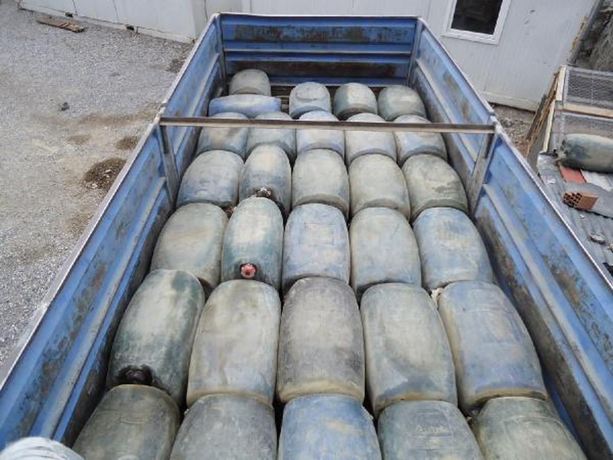 Başkale\'de Kaçak Mazot Operasyonu