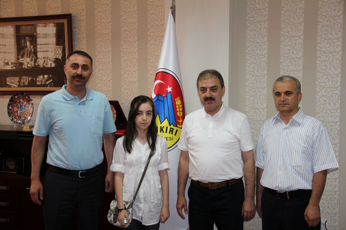 Başkan Dinç\'ten Sbs Birincisine Altın