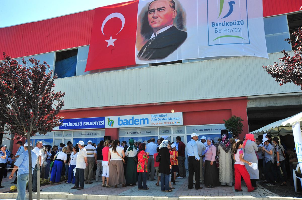 Beylikdüzü "Badem" Hizmete Açıldı