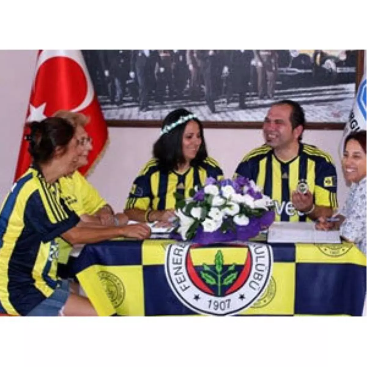 Bodrum\'da "Sarı Lacivert Nikah"