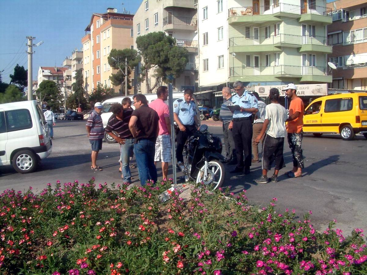 Burhaniye\'de Motosiklet Kazaları Bitmiyor