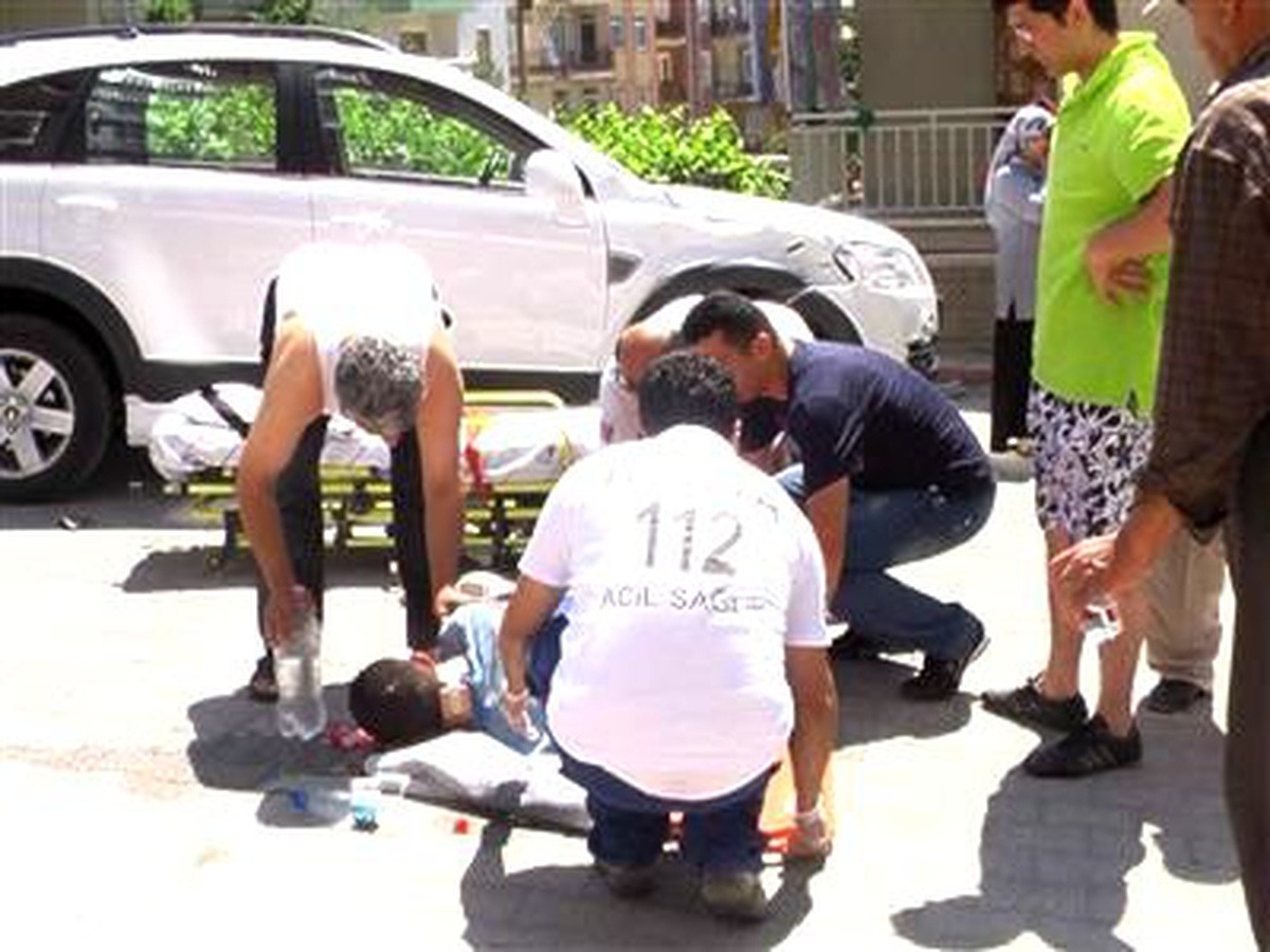 Ciple Çarpışan Motosikletteki 2 Kişi Yaralandı