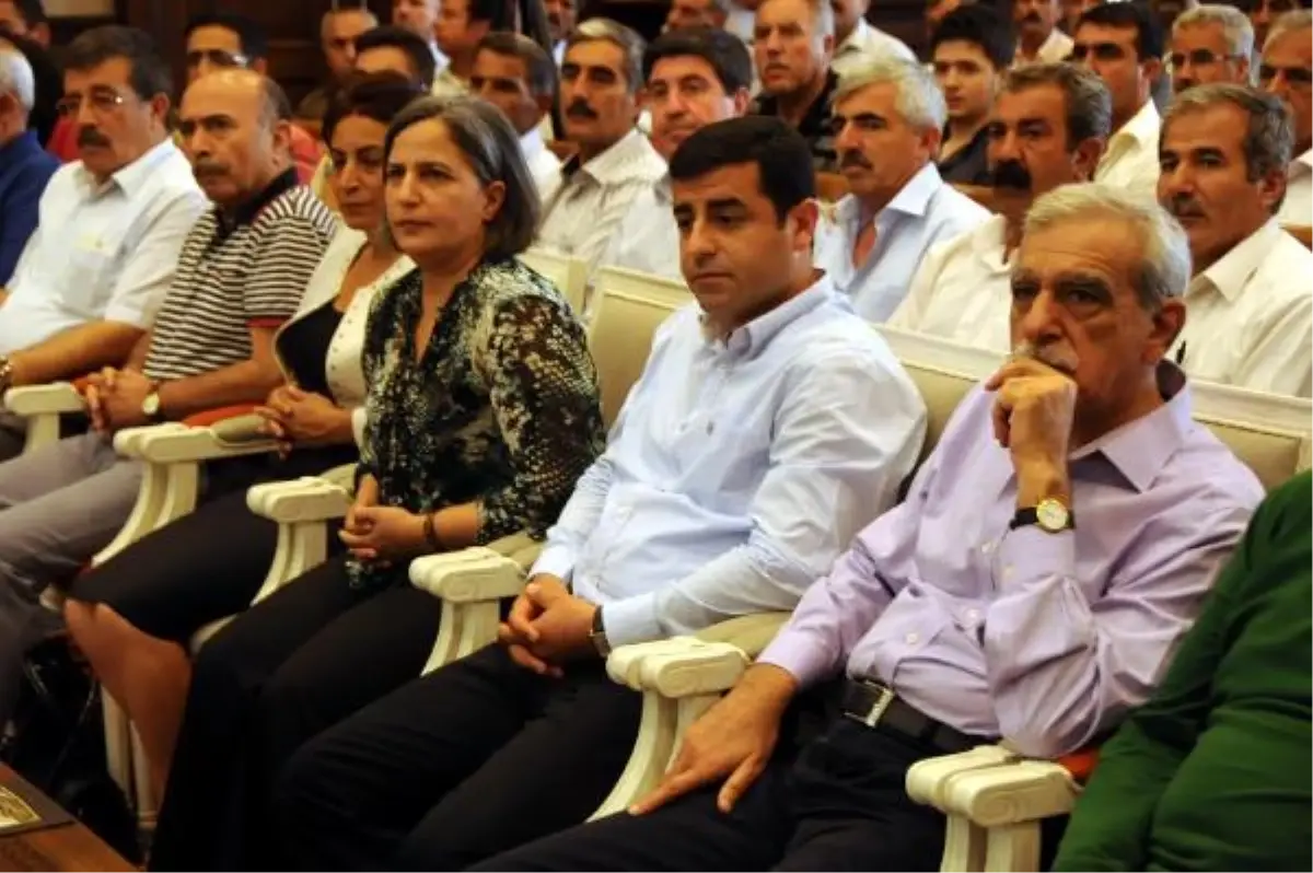 Demirtaş\'tan Başbakan Erdoğan\'a: Esad\'dan Bir Farkın Yok