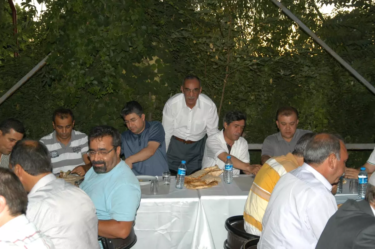 Ergani Ziraat Odası\'ndan Veda Yemeği