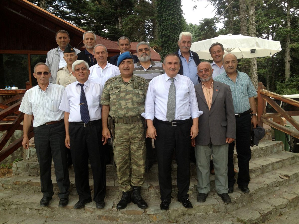 Gaziler Gölcük\'te Yemek Yedi