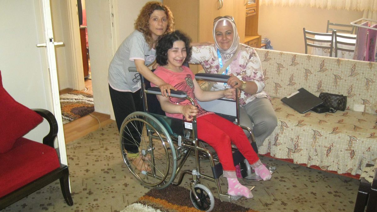 İzmit Belediyesi İhtiyaç Sahiplerinin Yanında