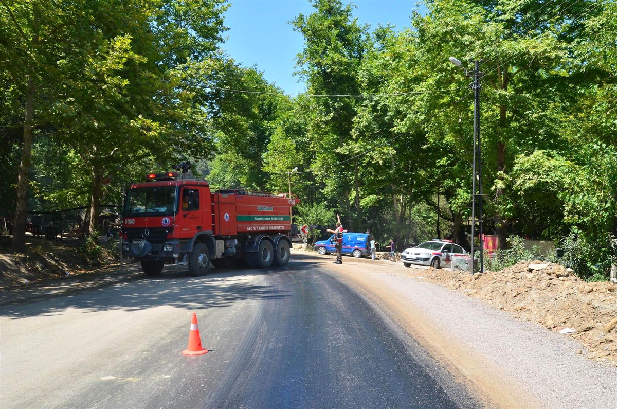 Jandarma, Kozan\'daki Orman Yangınını Aydınlattı