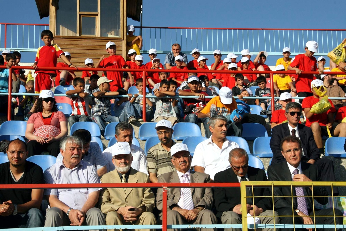 Kur\'an Kursları Arasında Futbol Turnuvası Düzenlendi