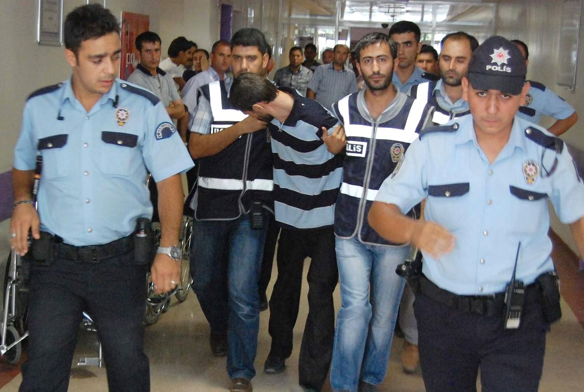 Madde Bağımlısı Genç, Para İçin Babasını Öldürdü