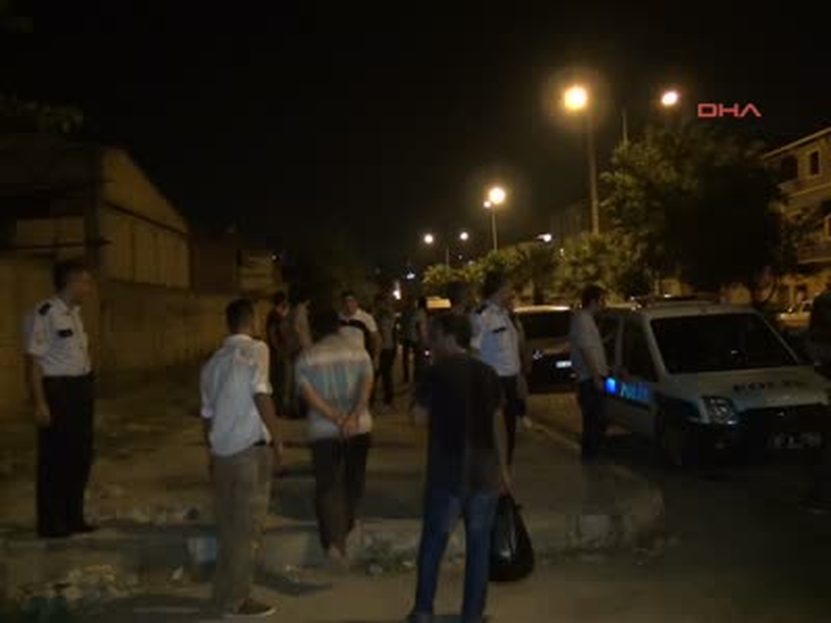 Mahalleli Kapkaç Zanlısını Linç Etmek İstedi