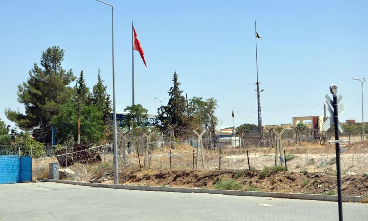 Muhaliflerin Kendi Bayraklarını Astığı İddiası