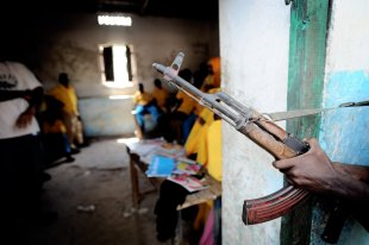 Namlunun Ucundaki Somali\'yi İha Görüntüledi