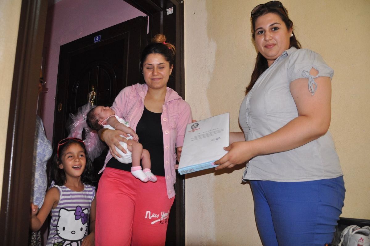 Nazilli\'de Yeni Doğan Bebeklere Zıbın Hediye Ediliyor