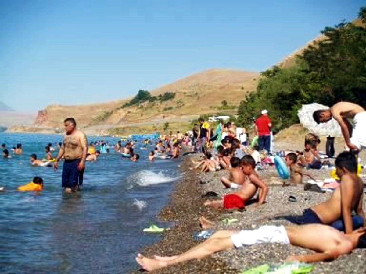 Parklar Boşaldı Sahiller Dolup Taştı
