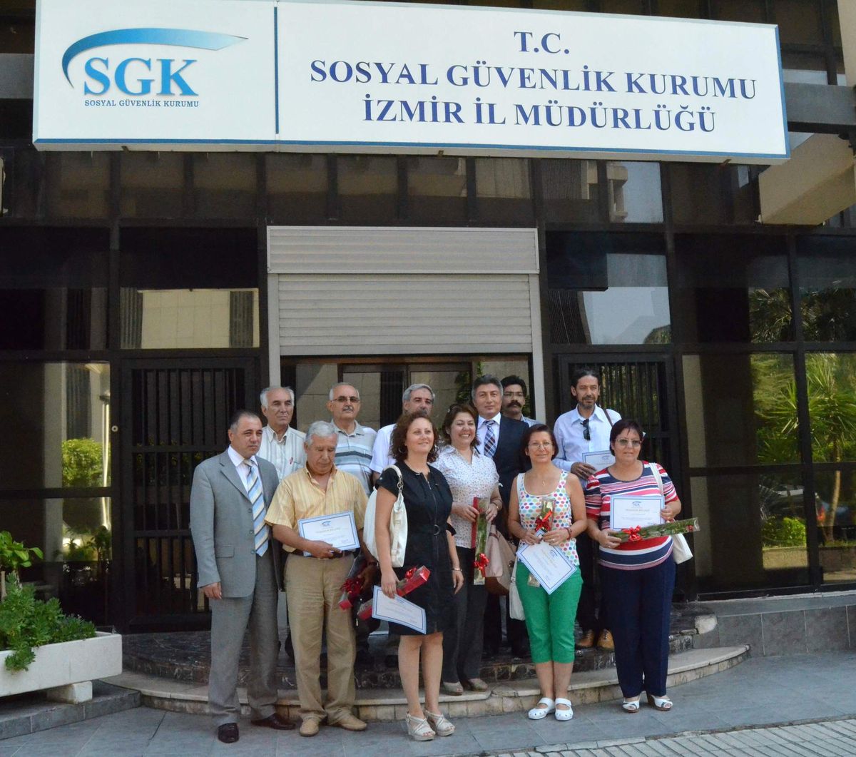 Sgk Emeklilerine Veda Plaketi