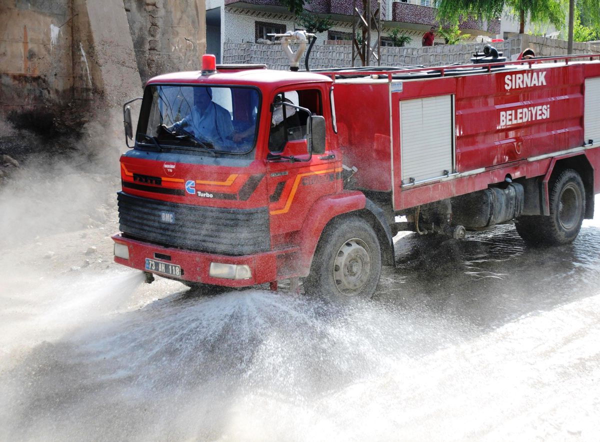 Şırnak Belediyesi Yıkama Çalışmalarını Hızlandırdı