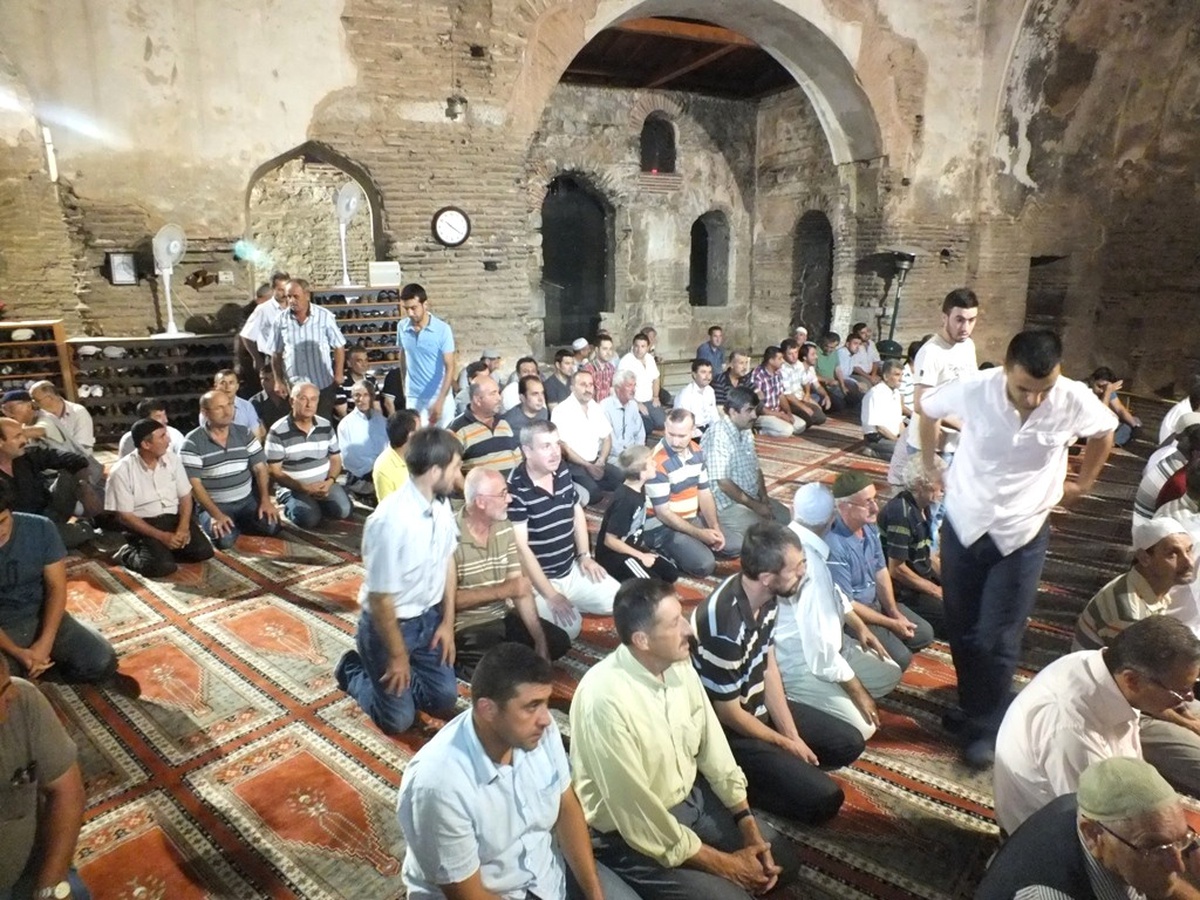 91 Yıl Sonra İlk Teravih Namazı Kılındı