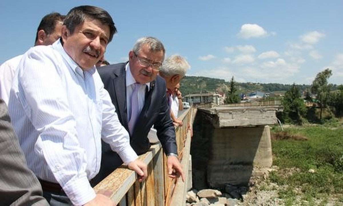 AK Parti Genel Başkan Yardımcısı Tanrıverdi Köprüyü İnceledi