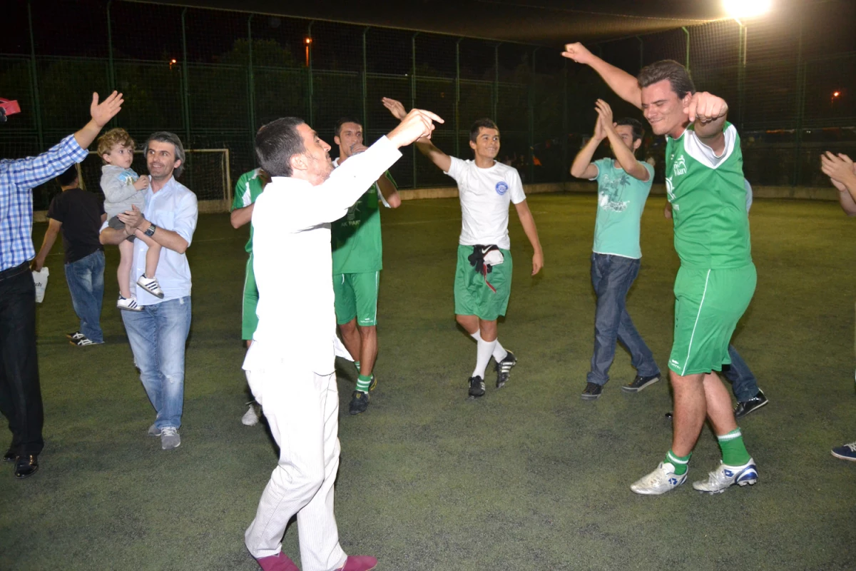 Ak Parti Osmangazi Gençlik Kolları\'nın Düzenlediği 2. Futbol Turnuvası Sona Erdi