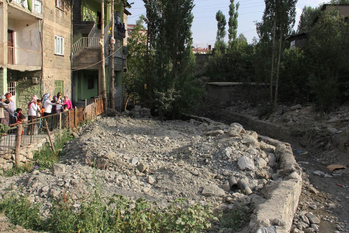 Altyapı Rezaleti Evlerine Hapis Etti