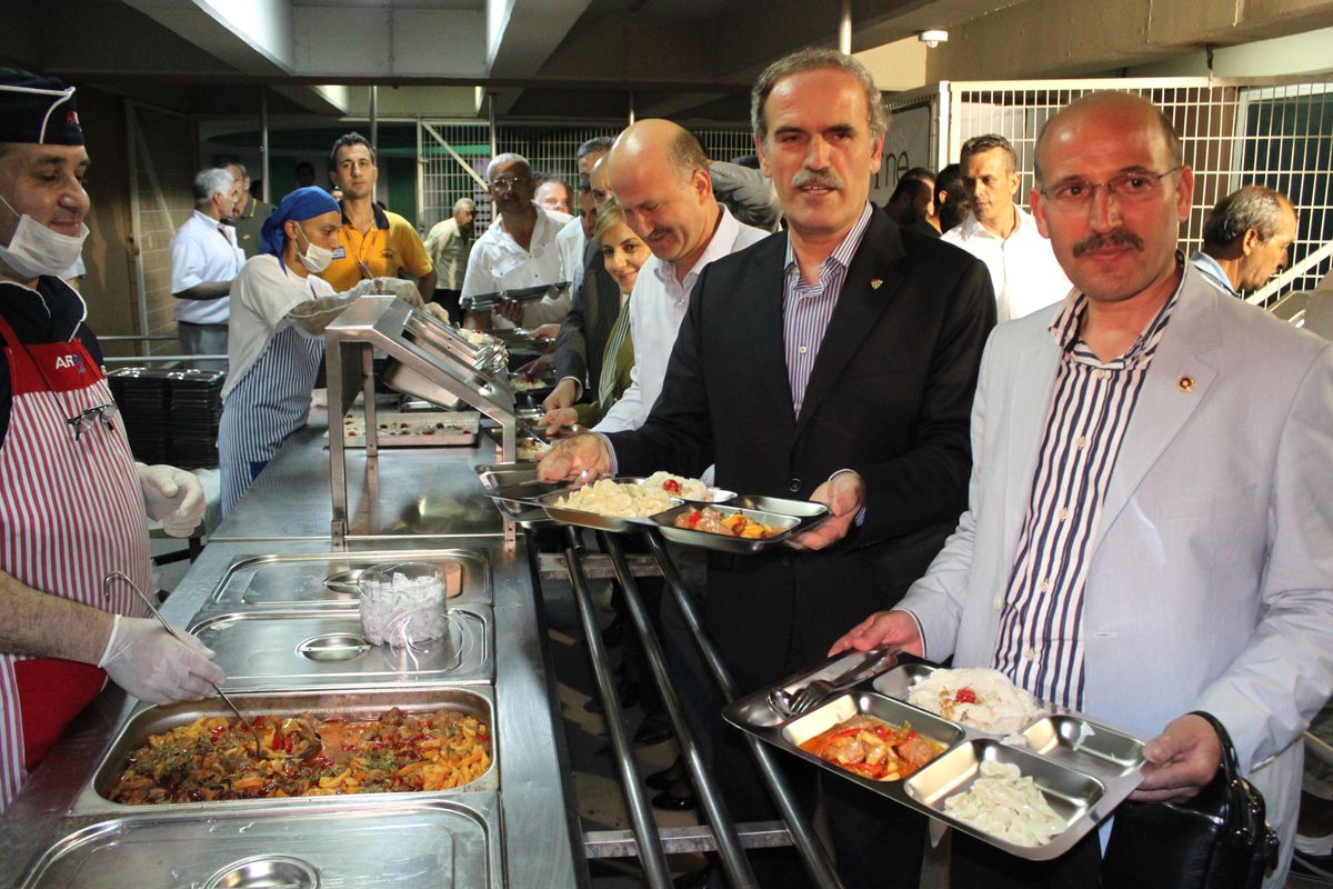 Aşevinde İftar Bereketi