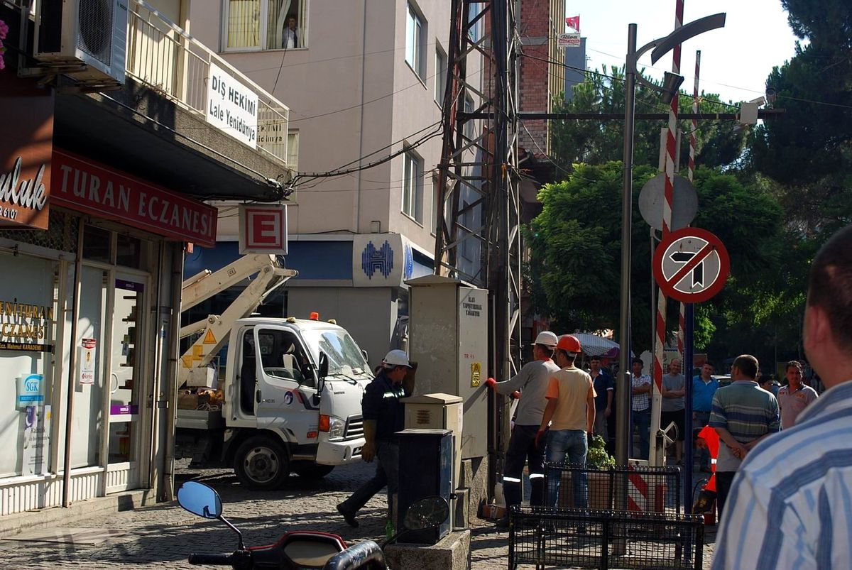Aşırı Sıcaklar Trafo Patlattı