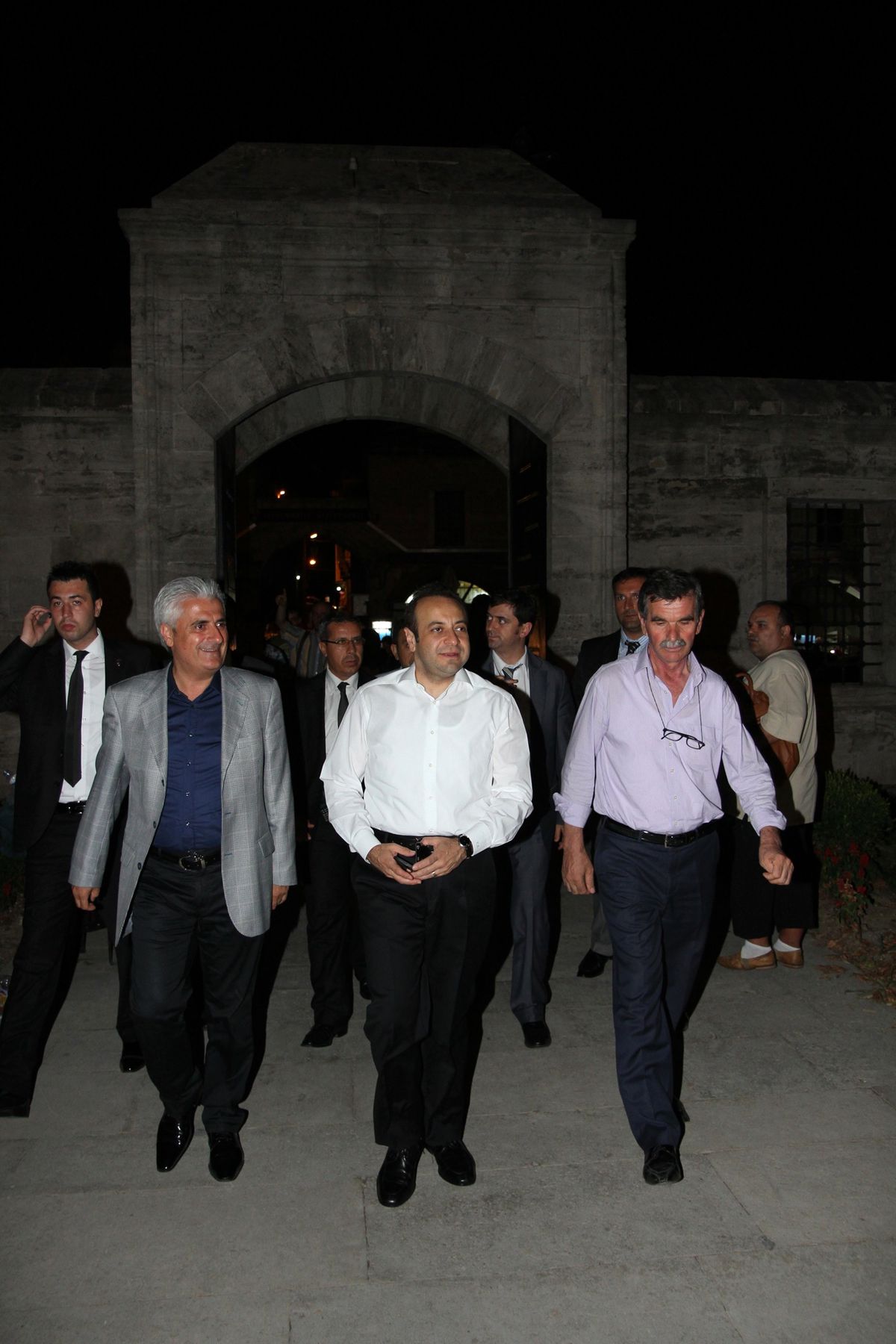 Bakan Bağış, Ramazan\'ın İlk Teravih Namazını Süleymani Camii\'nde Kıldı