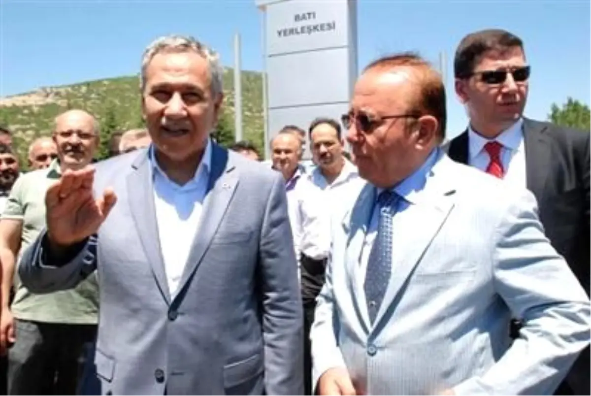 Başbakan Yardımcısı Arınç, Emd Yönetim Kurulu Üyelerini Kabul Etti