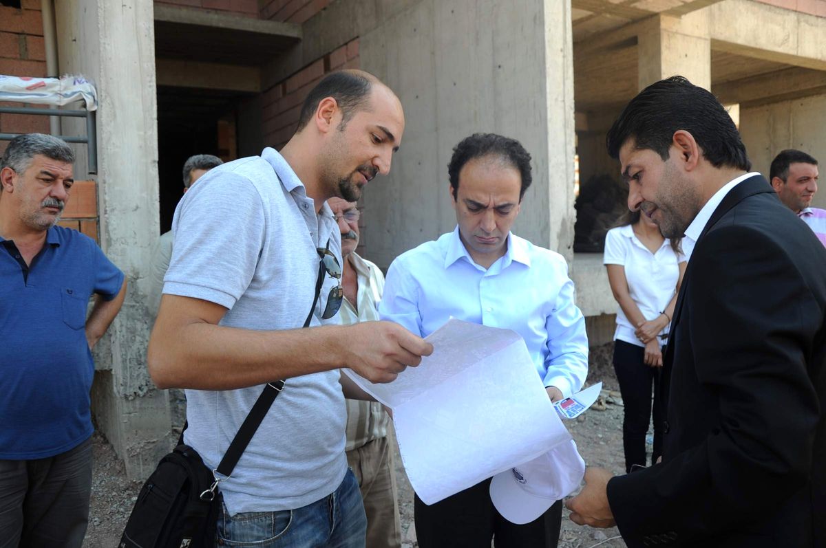 Baydemir, Sosyal Konut İnşaatında İncelemelerde Bulundu