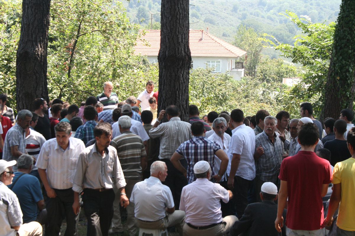 Bıçaklanarak Öldürülen Genç Toprağa Verildi