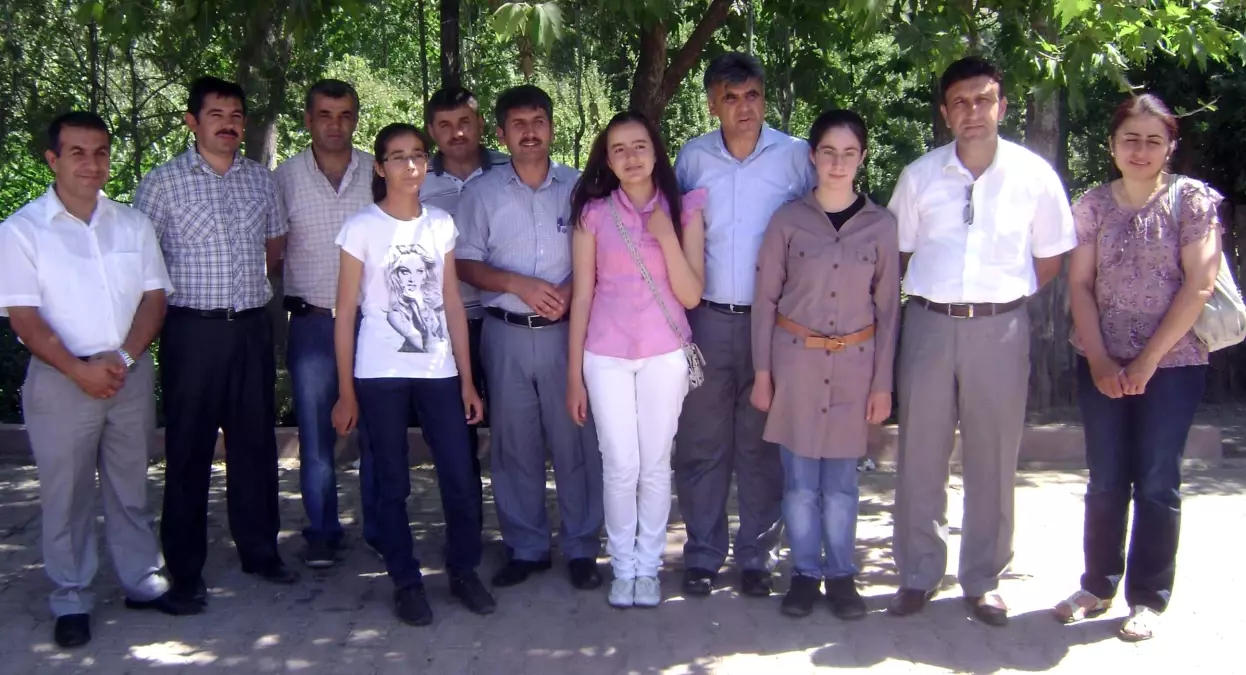 Doğanşehir\'de Sbs Birincisi ve İlk 10\'a Girenlere Ödül Verildi