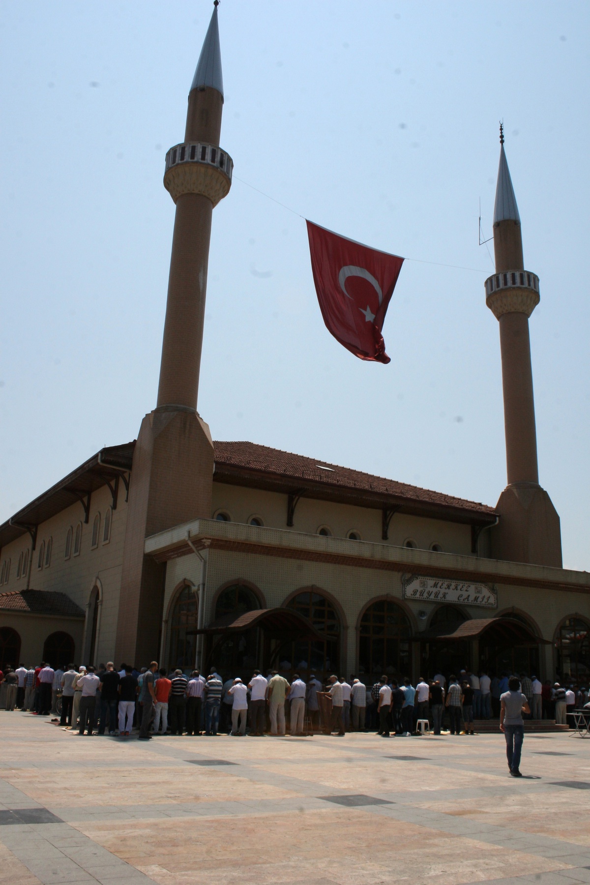 Düzce\'de Ramazan Ayının İlk Cumasında Camiler Doldu Taştı