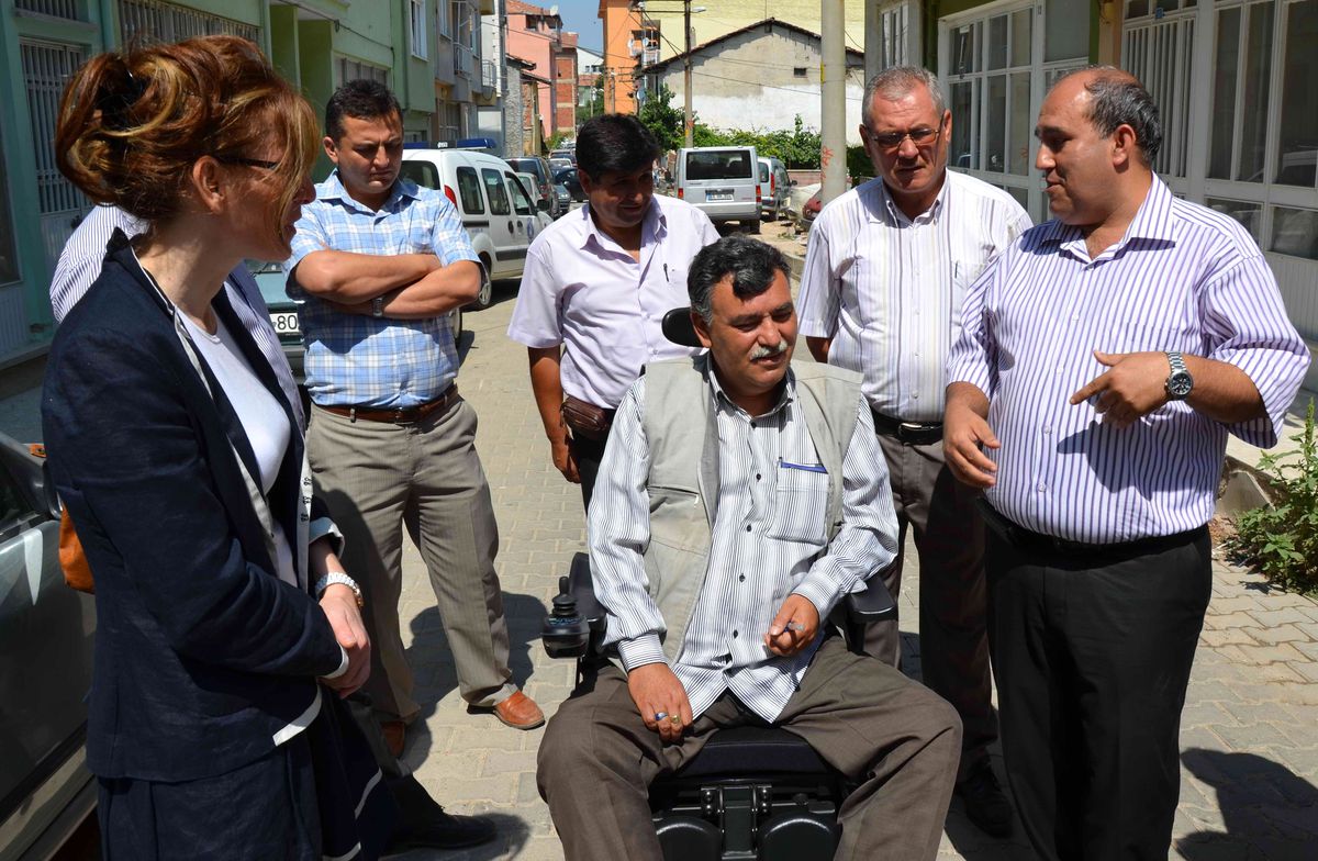 Engelli Vatandaşın 30 Yıllık Akülü Araç Özlemi Sona Erdi