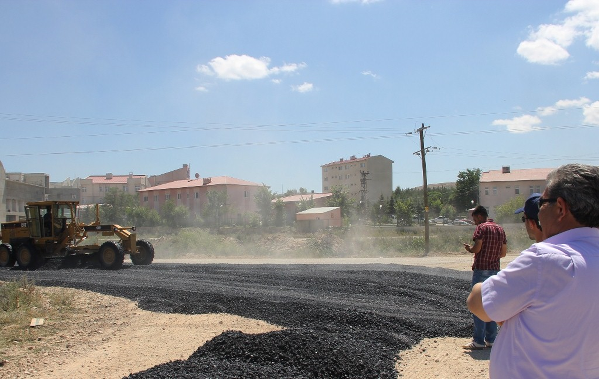 Hastane Bölgesinde Asfalt Çalışması