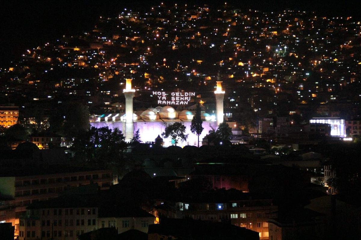 İlk Teravihde Camiler Taştı