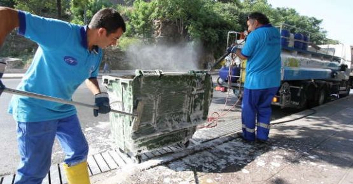 İzmir\'de Çöp Konteynerlerine Biyolojik Arıtma