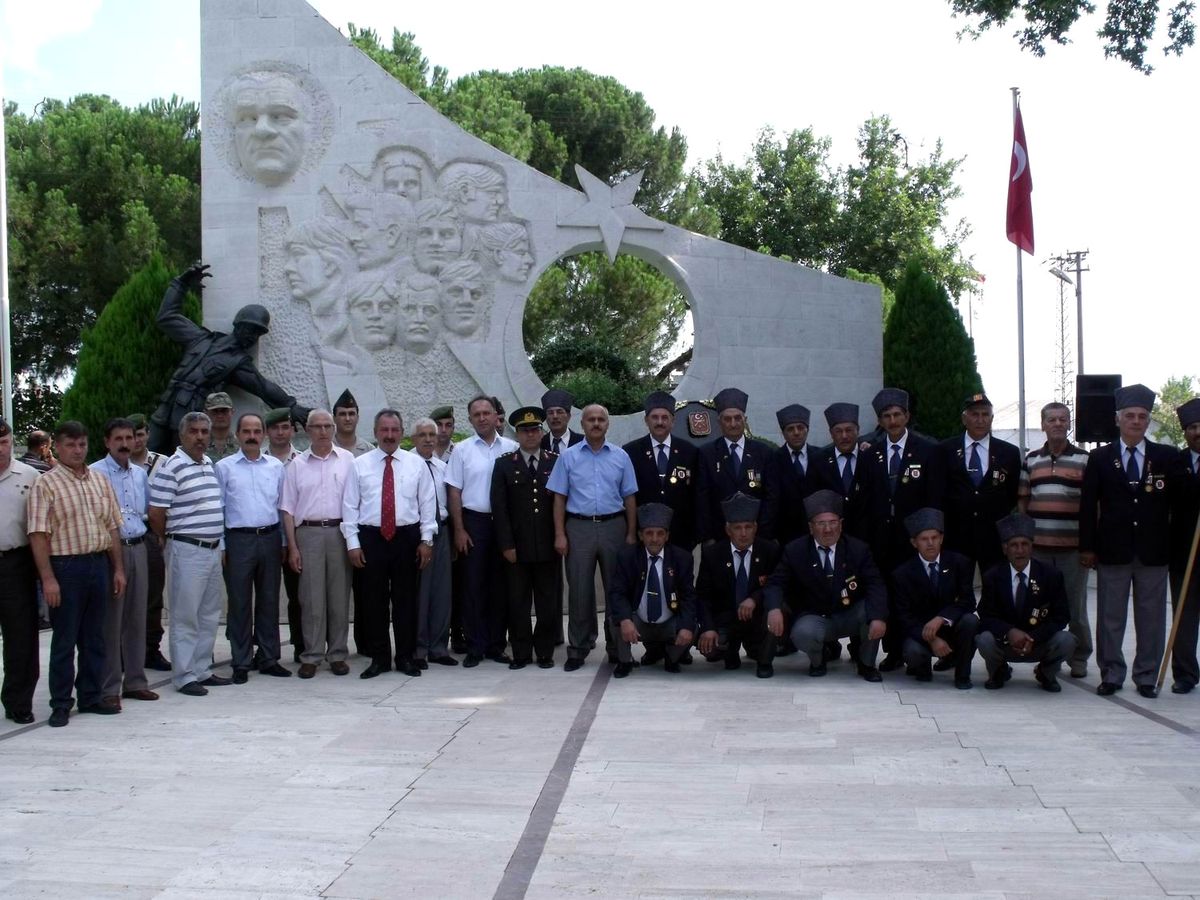 Kıbrıs Barış Harekatının 38. Yıldönümü Dolayısıyla Tören Düzenlendi