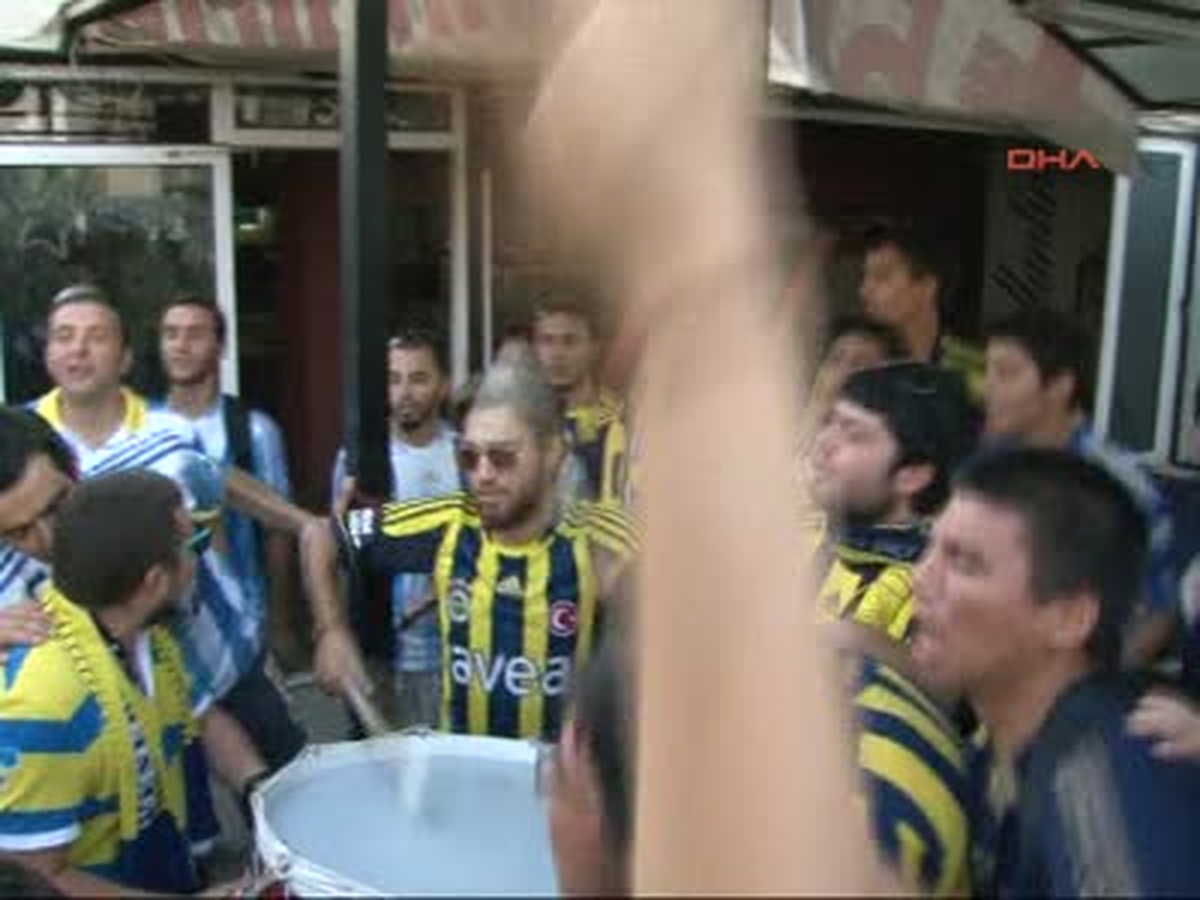 KKTC "Sarı Lacivert" Sesleriyle İnledi