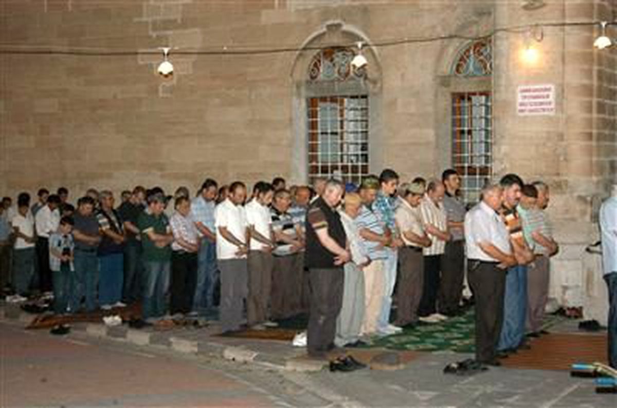 Konya\'da İlk Teravih Heyecanı