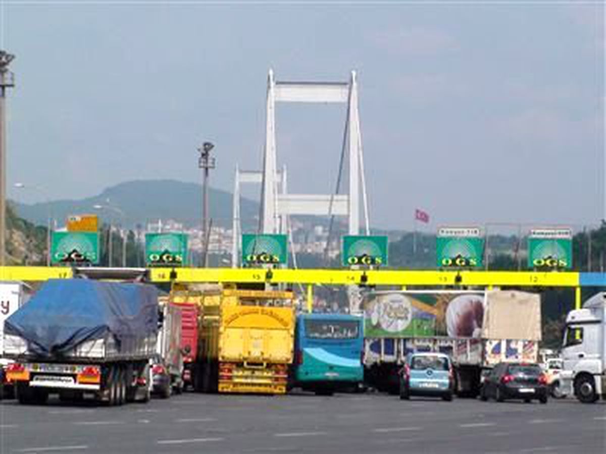 Köprüdeki Trafik Çilesi Gecede Devam Etti Köprüdeki Trafik Çilesi Gecede Devam Etti