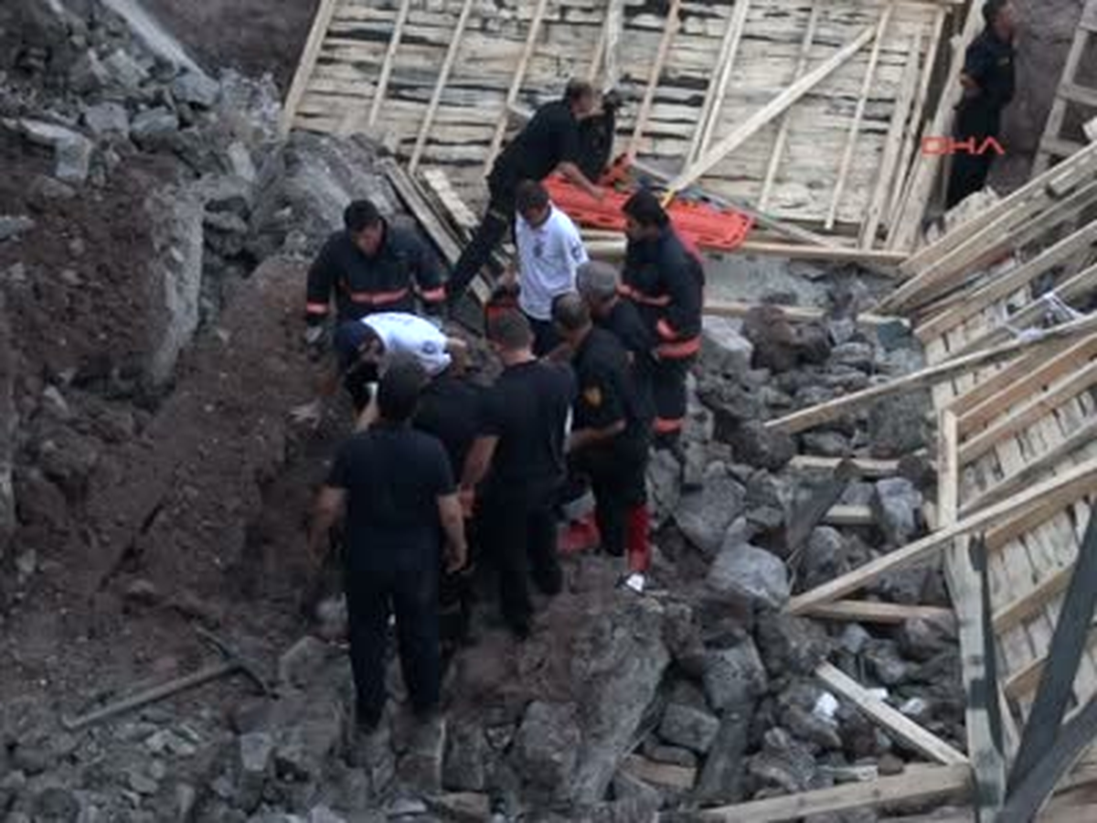 Çökme Anı Kameralara Böyle Yansıdı