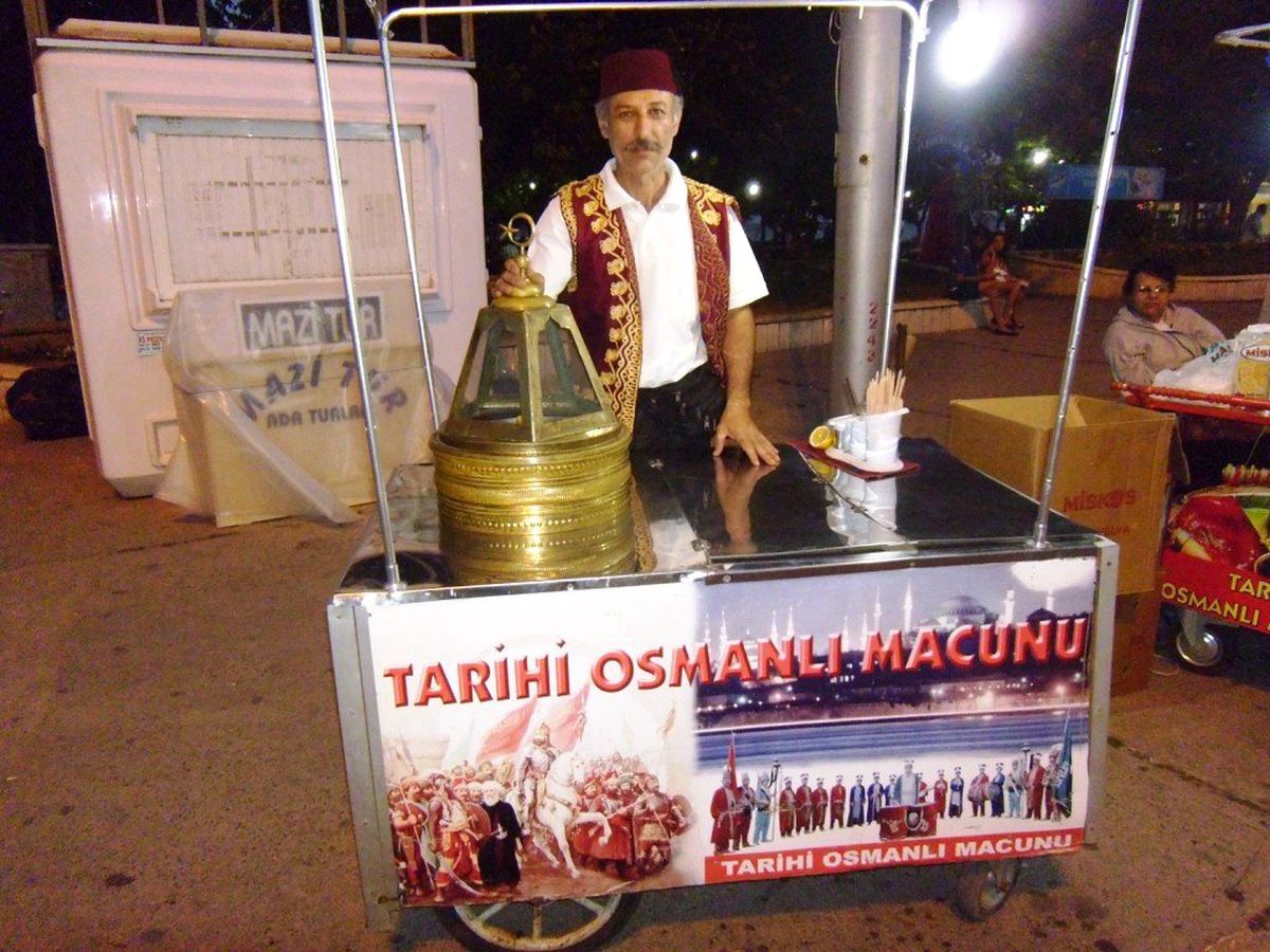 Şarköy\'de Osmanlı\'nın Şeker Macunu Geleneği Yaşatılıyor