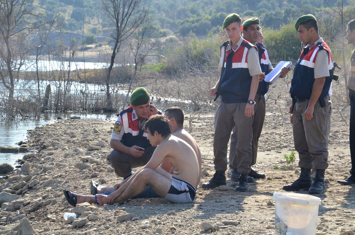 Seferihisar İlçesinde Bir Balık Bir Hayata Maloldu