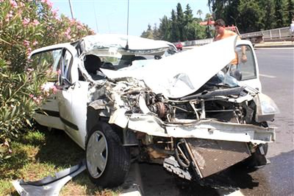 Sivas\'ta Trafik Kazası: 1 Ölü (Fotoğraflı