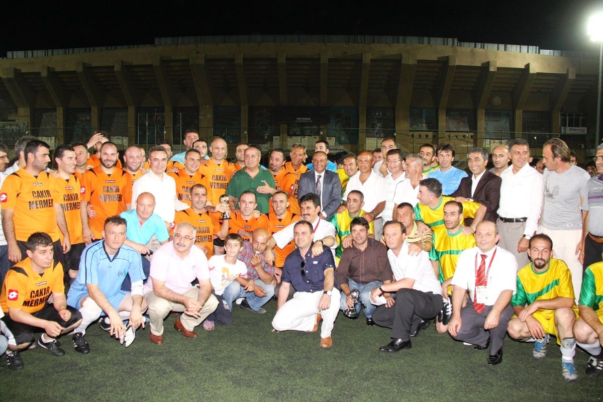 Vali Kızılcık, Veteranlar Ligi Final Müsabakasını İzledi