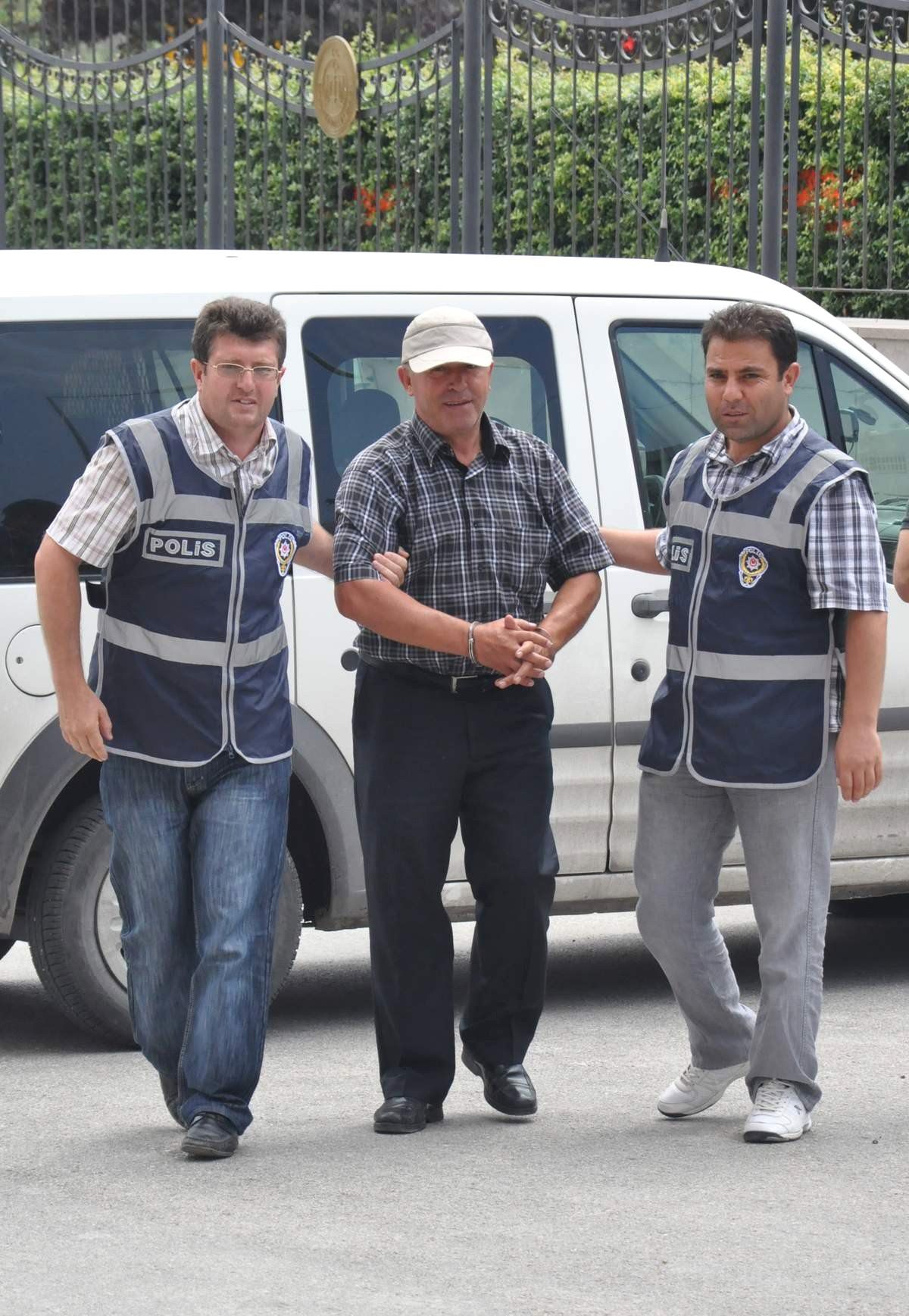 14 İşyerini Dolandıran Şüpheli Yakalandı
