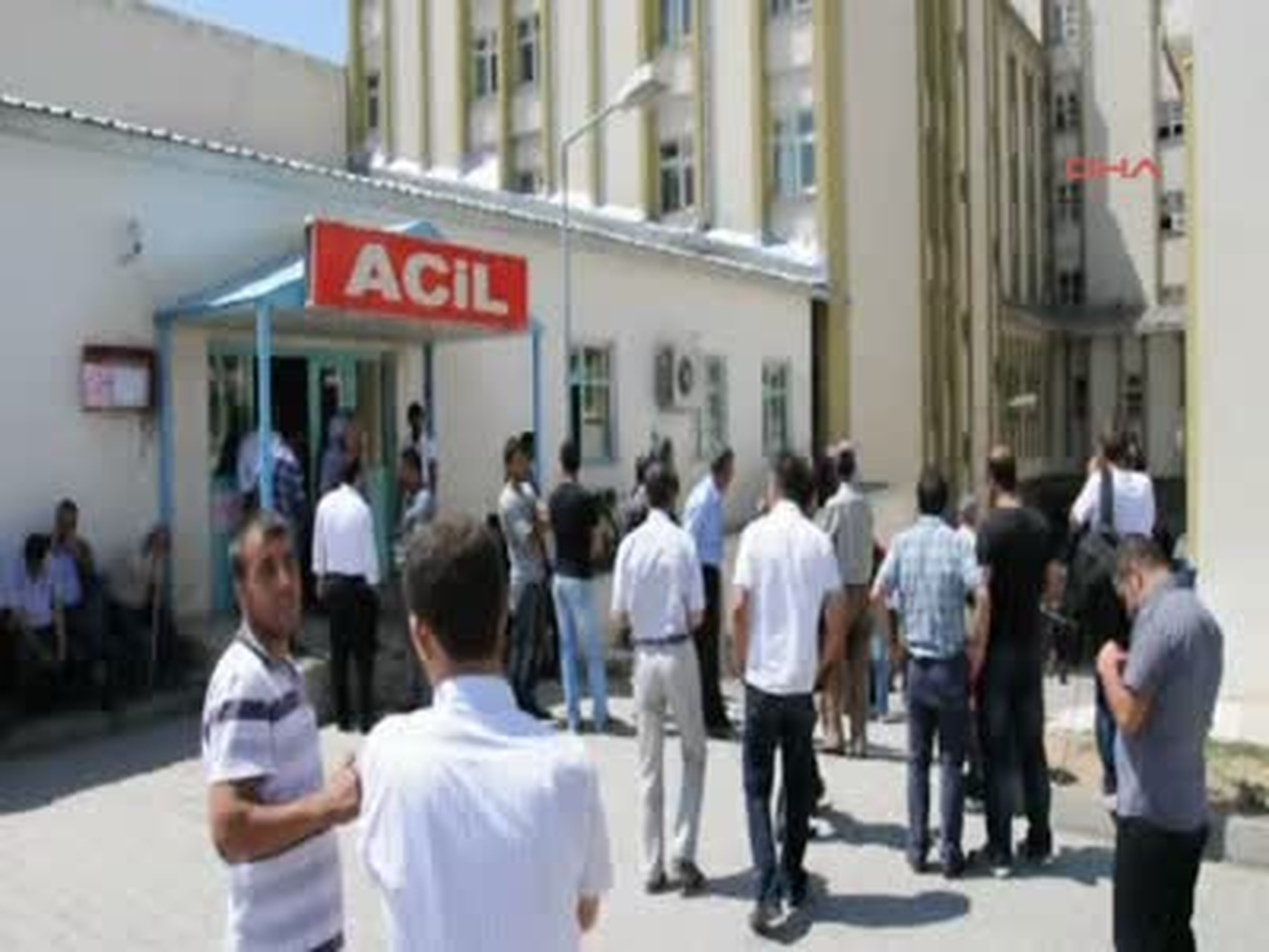 Kamyonet ile Minibüs Çarpıştı: 13 Ölü, 12 Yaralı